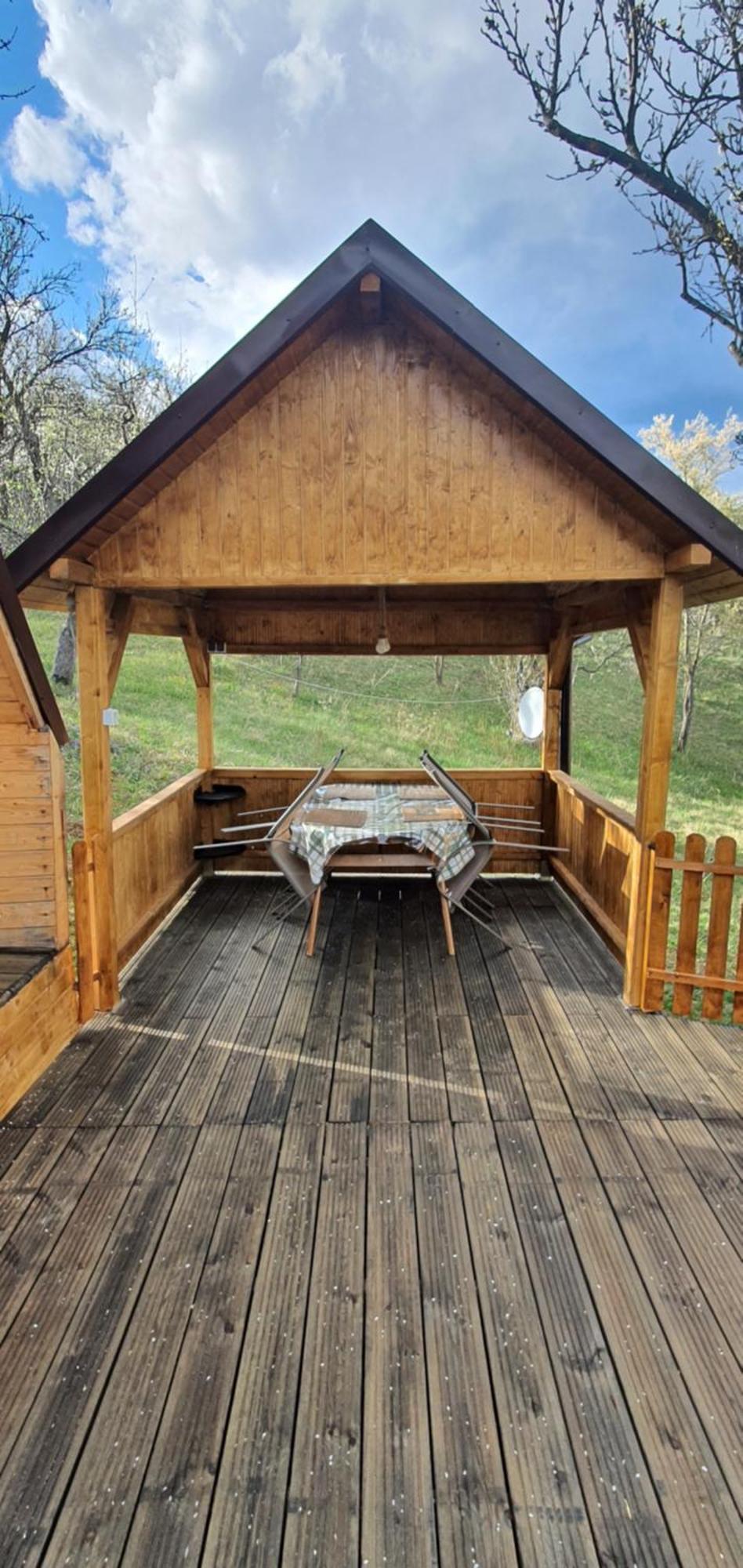 Cabana din livada Pucioasa Exterior foto
